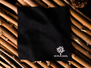 brano-wooden-sunglasses-cloth